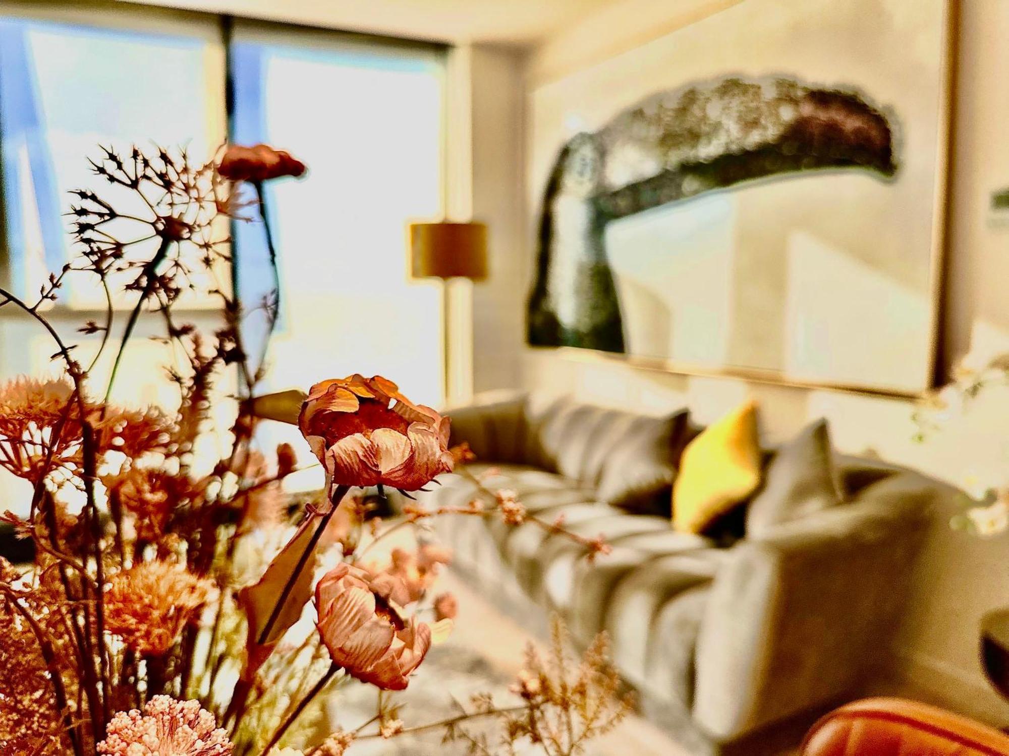 High Rise View 2bed2bath * Melbourne