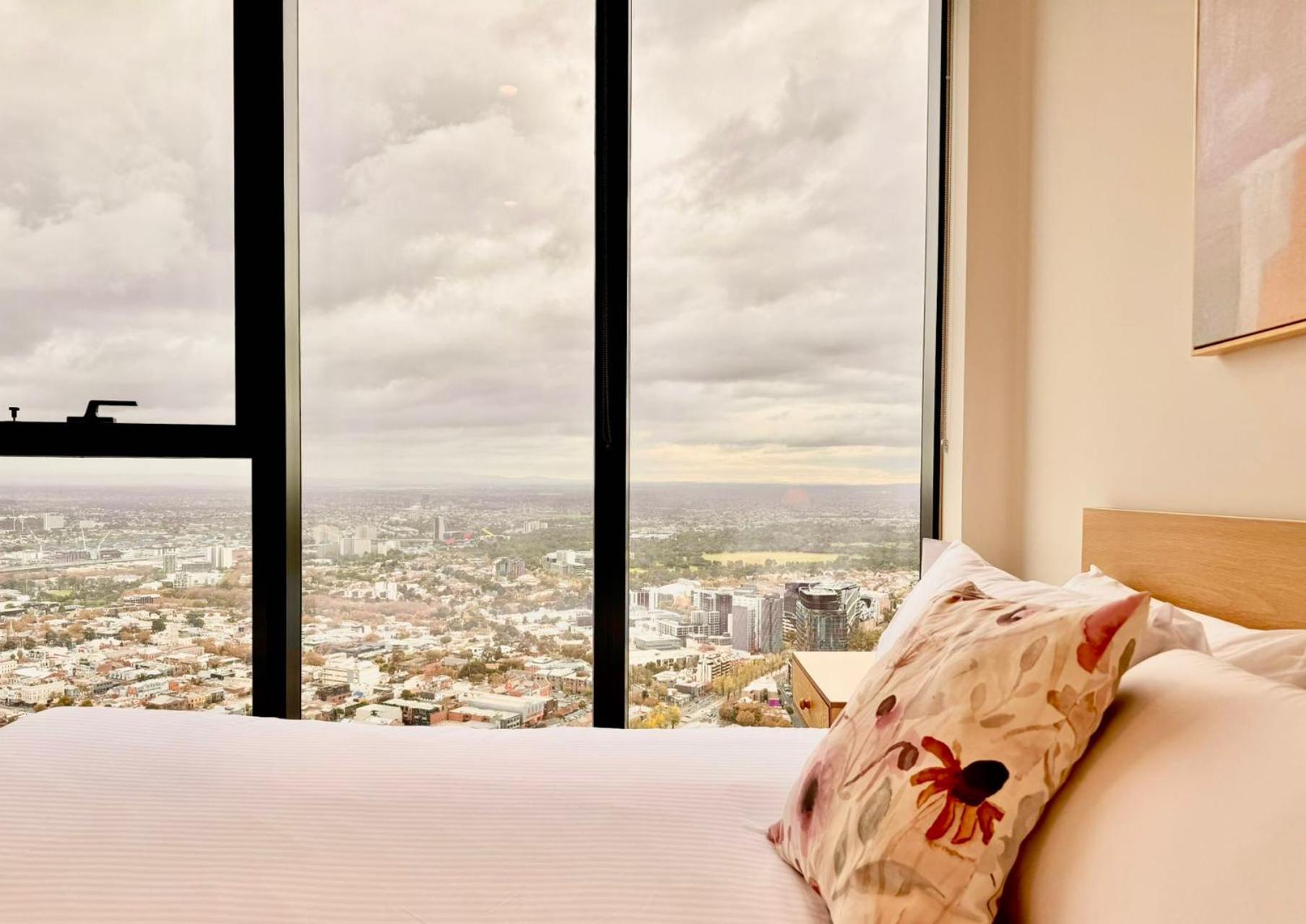 High Rise View 2bed2bath *