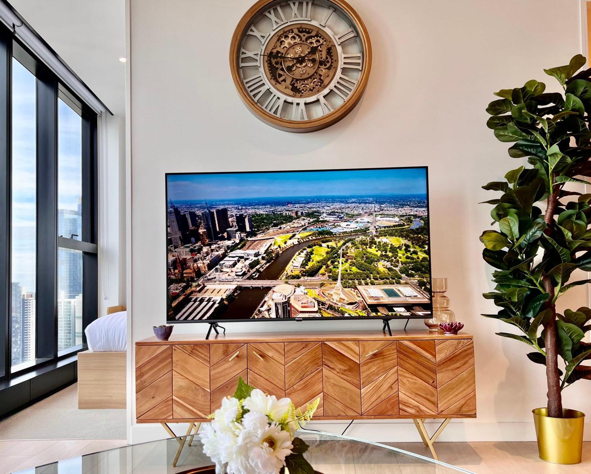 High Rise View 2bed2bath * Melbourne