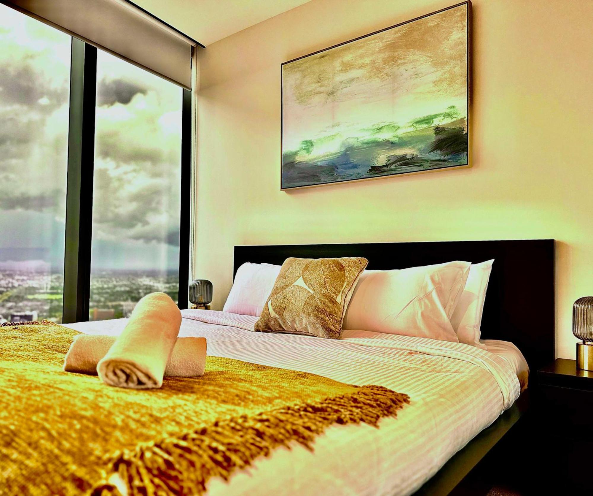 High Rise View 2bed2bath Apartment *