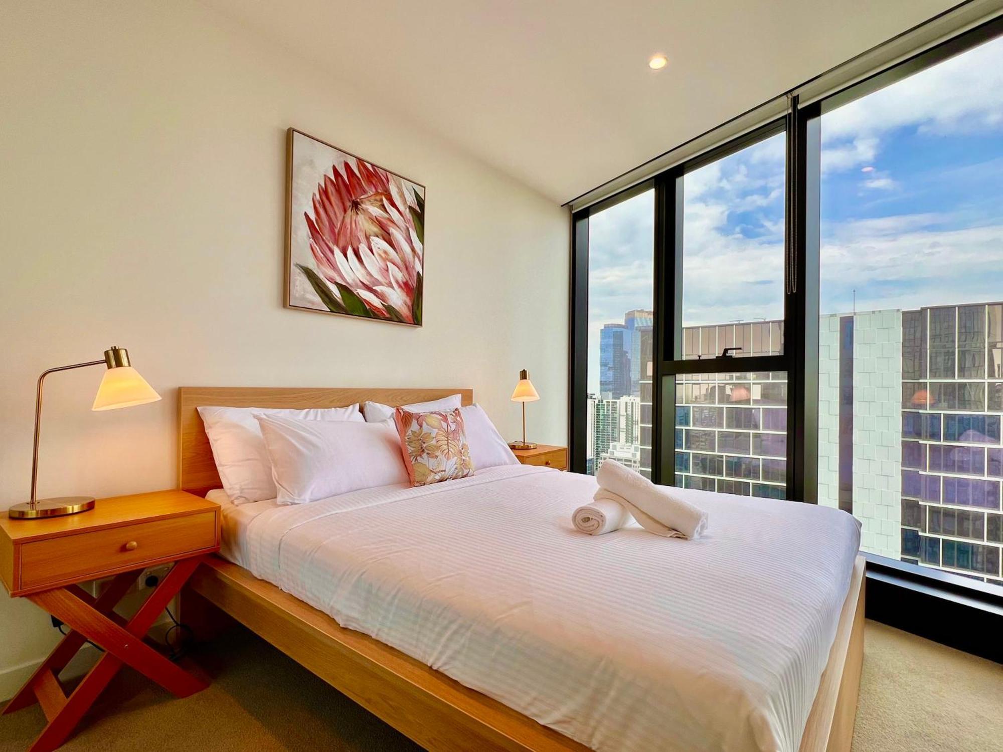 High Rise View 2bed2bath *