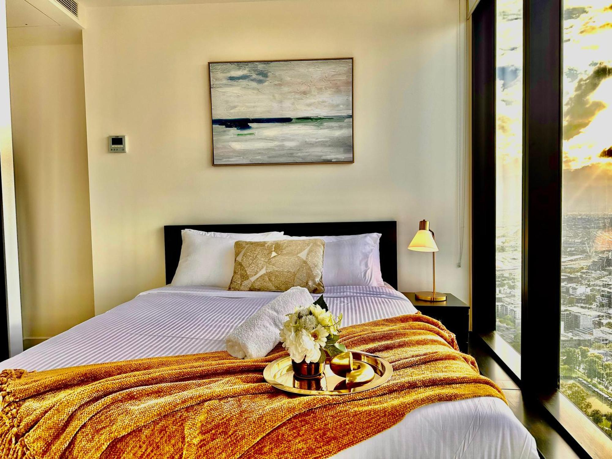 High Rise View 2bed2bath Apartment Melbourne