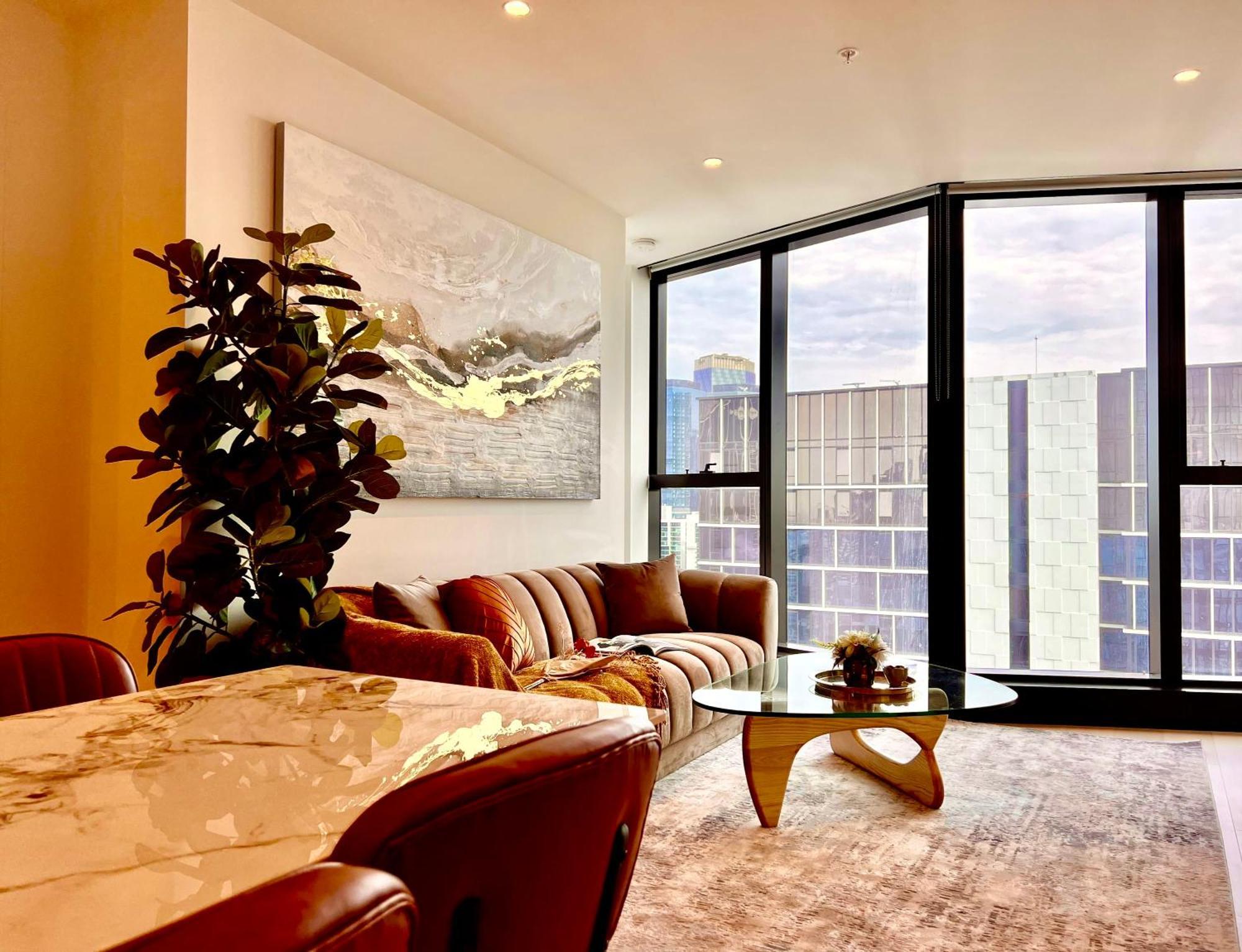 High Rise View 2bed2bath Apartment Melbourne