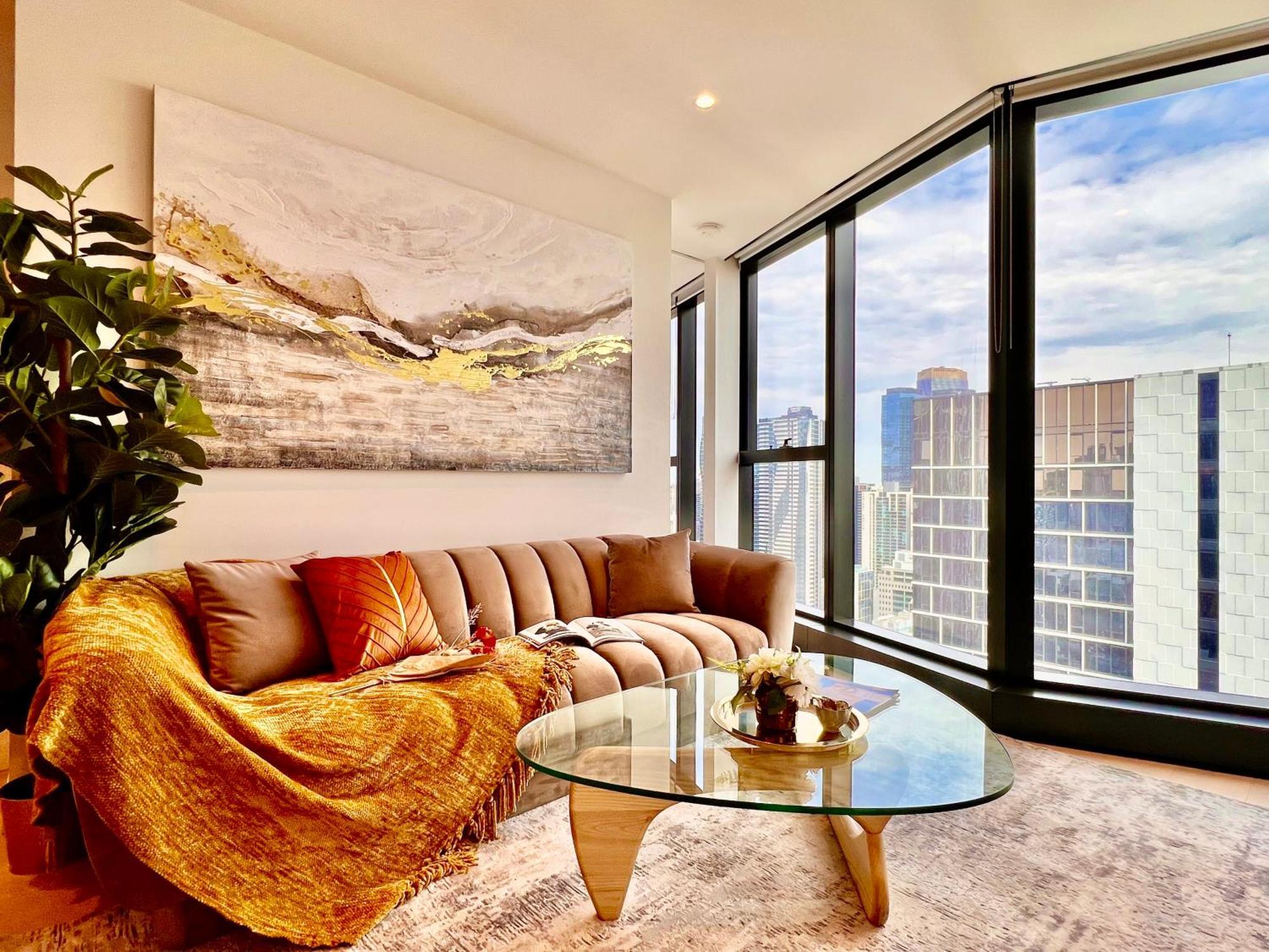 High Rise View 2bed2bath * Melbourne