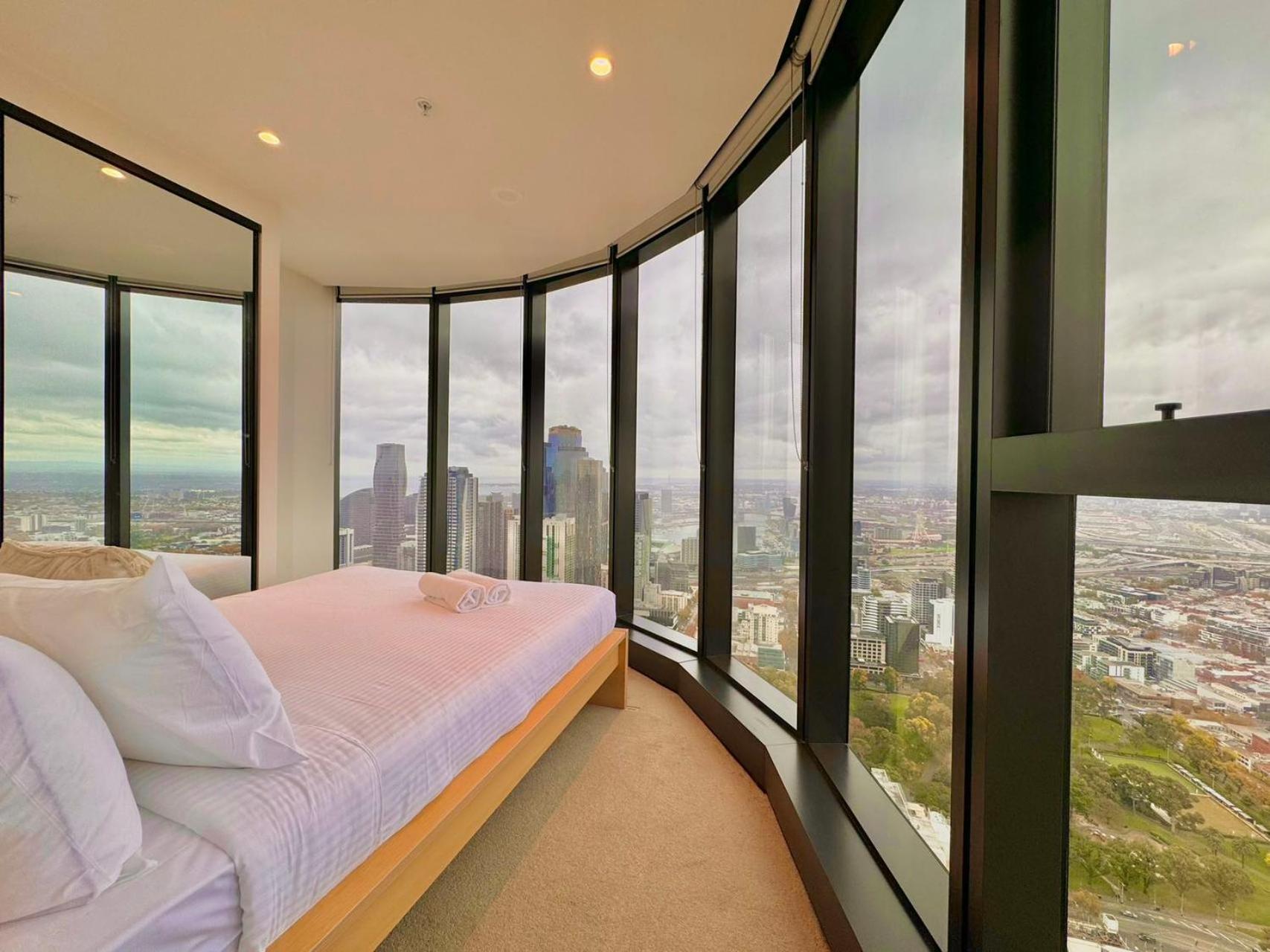 High Rise View 2bed2bath Apartment *