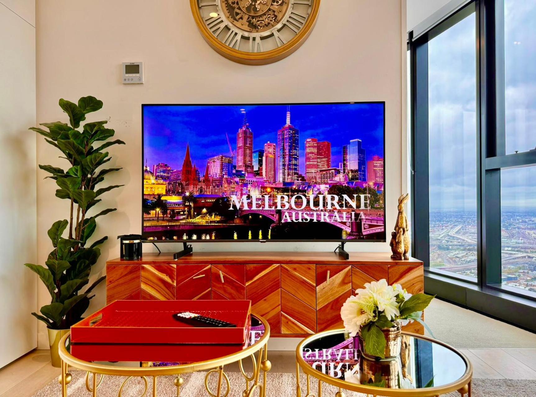 High Rise View 2bed2bath Apartment *